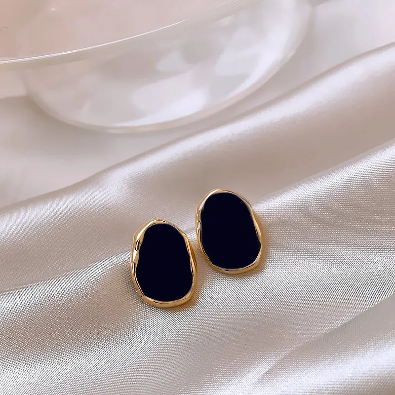 Black Irregular Geometry Stud Earring