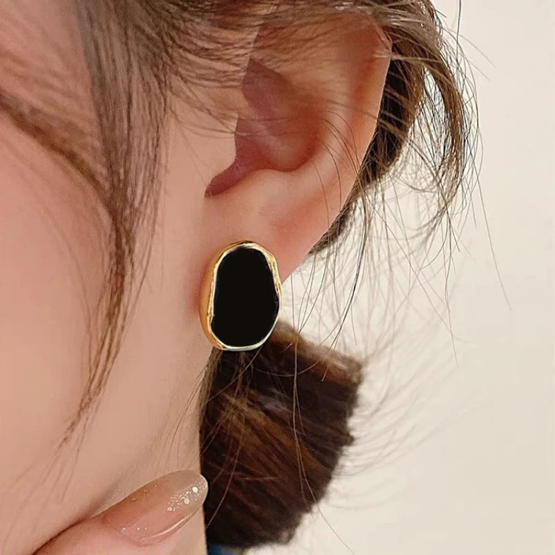 Black Irregular Geometry Stud Earring