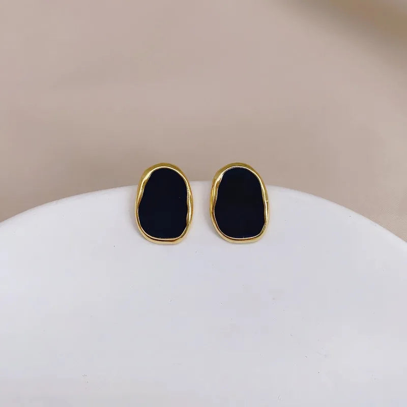 Black Irregular Geometry Stud Earring