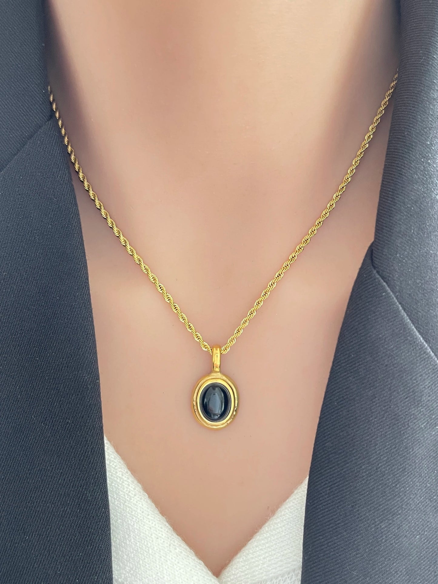 18K Gold Black White Gem Stone Chain Necklace